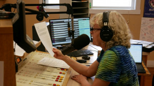 Privada de financiamiento público, una radio local estadounidense lucha por su supervivencia