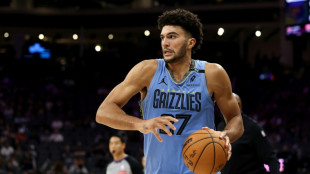 Boozer shines as Grizzlies top Blazers in battle of NBA unbeatens