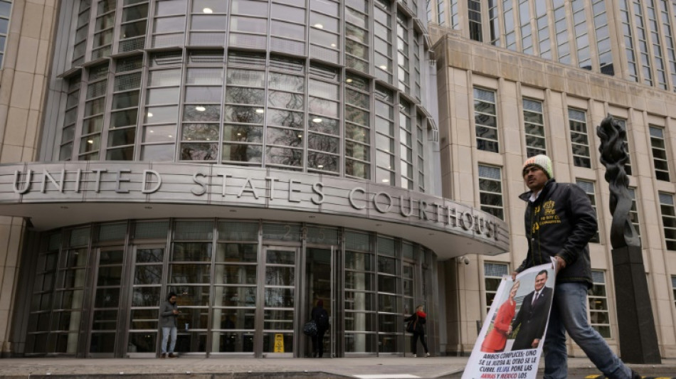 Sin acuerdo, jurado volverá el martes a deliberar sobre exzar antidrogas de México