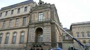 Spectaculaire cambriolage au Louvre, des bijoux "inestimables" dérobés