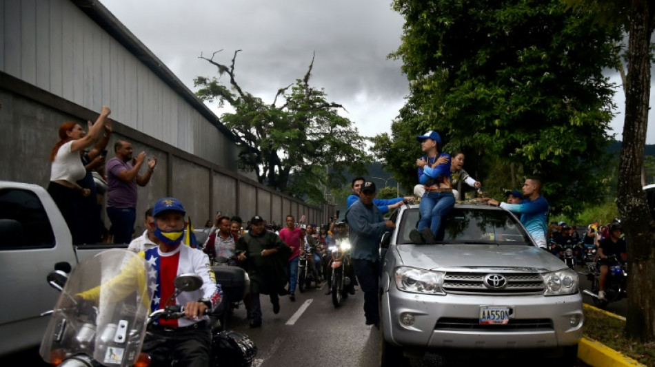 ONG denuncia 46 deten&ccedil;&otilde;es de opositores e comerciantes em plena campanha na Venezuela