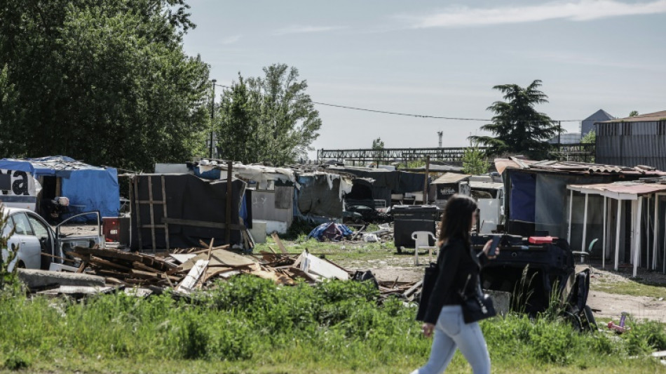 A Bordeaux, l'&eacute;vacuation sans fin des bidonvilles de pr&eacute;caires de la vigne