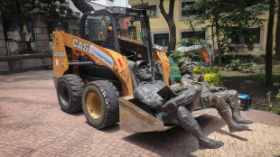 Città del Messico, via le statue di Fidel Castro e del Che