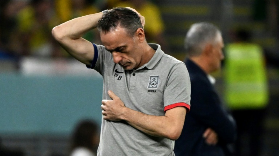 Outgoing South Korea coach Bento bids emotional farewell
