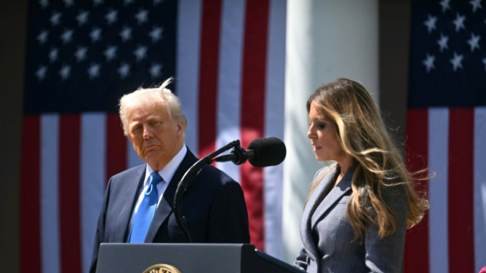 Trump promulga lei que proíbe 'pornografia de vingança' e 'nudes' criados por IA