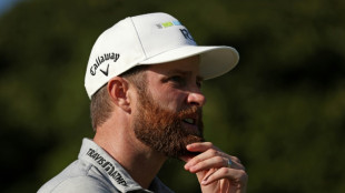 Kirk grabs one-shot lead in Hawaii, Spieth crashes on 'weird day'