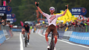 France's Paret-Peintre wins Giro stage four, Norway's Leknessund in pink