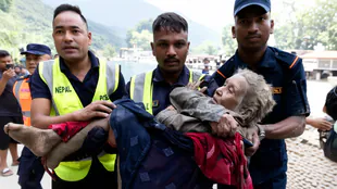Trag&eacute;dia no Nepal e Tibete: mais de 380 mortos e tr&ecirc;s portugueses desaparecidos