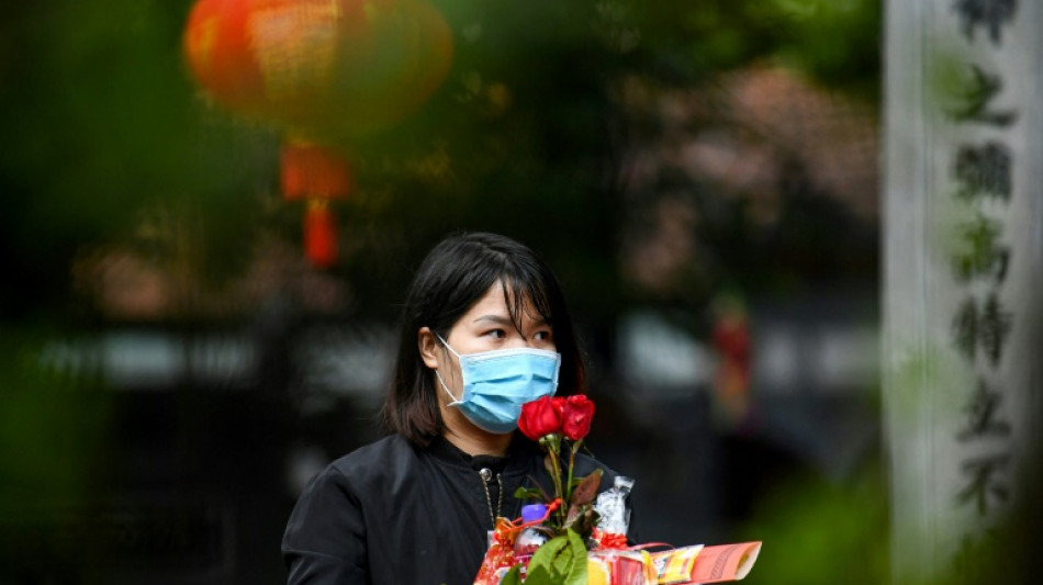 Por San Valent&iacute;n, los vietnamitas le rezan a Buda para encontrar pareja
