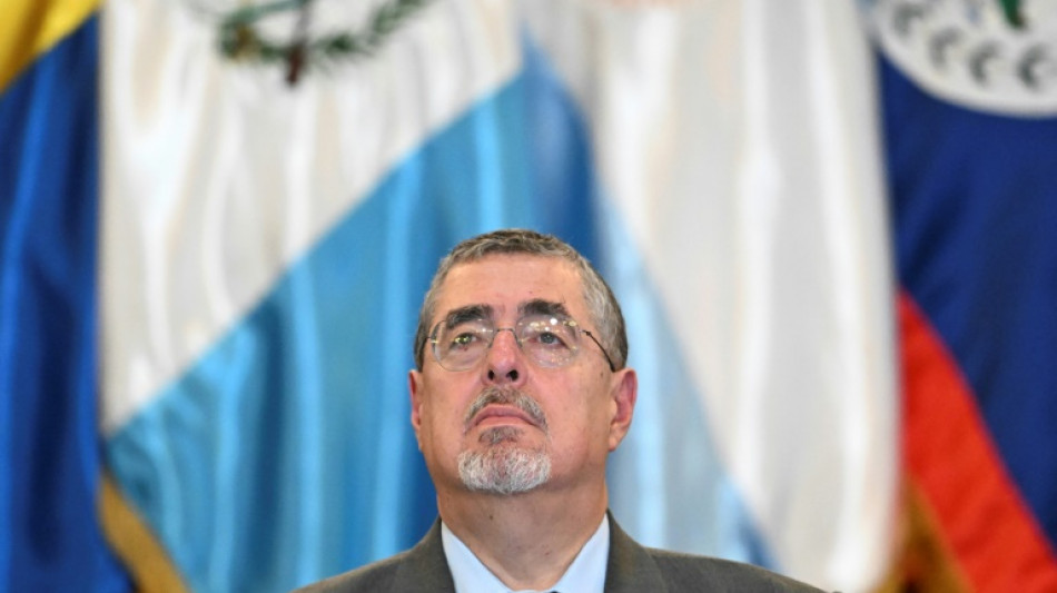 Juiz congela contas banc&aacute;rias de partido governista na Guatemala