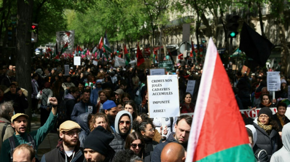 Protesto contra racismo, islamofobia e viol&ecirc;ncia policial em Paris