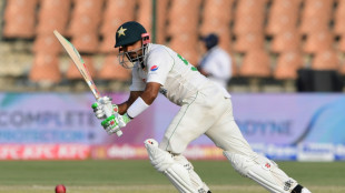 Azam and Sarfaraz punish sloppy New Zealand in first Test