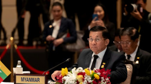 Séisme en Birmanie: le chef de la junte critiqué en marge d'un sommet régional