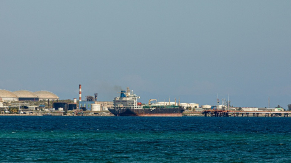 Empresas privadas buscan importar combustible ante la crisis energ&eacute;tica en Cuba