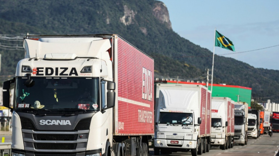 Los bloqueos de rutas se apagan en Brasil, que camina hacia la transici&oacute;n