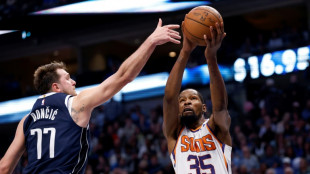 Durant dazzles as Suns sink Mavericks