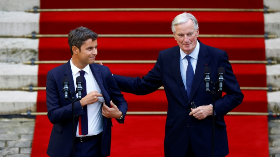 Novo primeiro-ministro da Fran&ccedil;a inicia contatos para formar governo