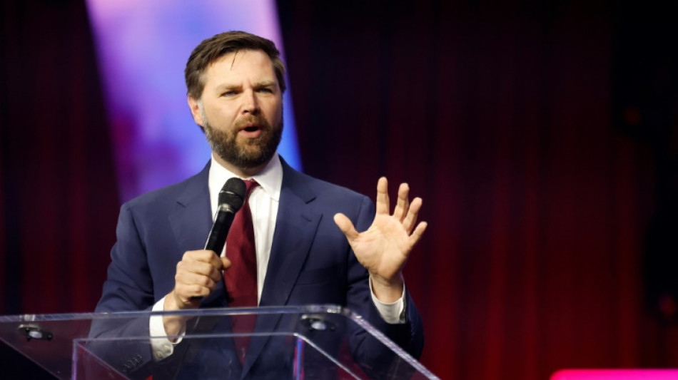 J.D. Vance, de l'Am&eacute;rique d&eacute;class&eacute;e &agrave; colistier de Trump