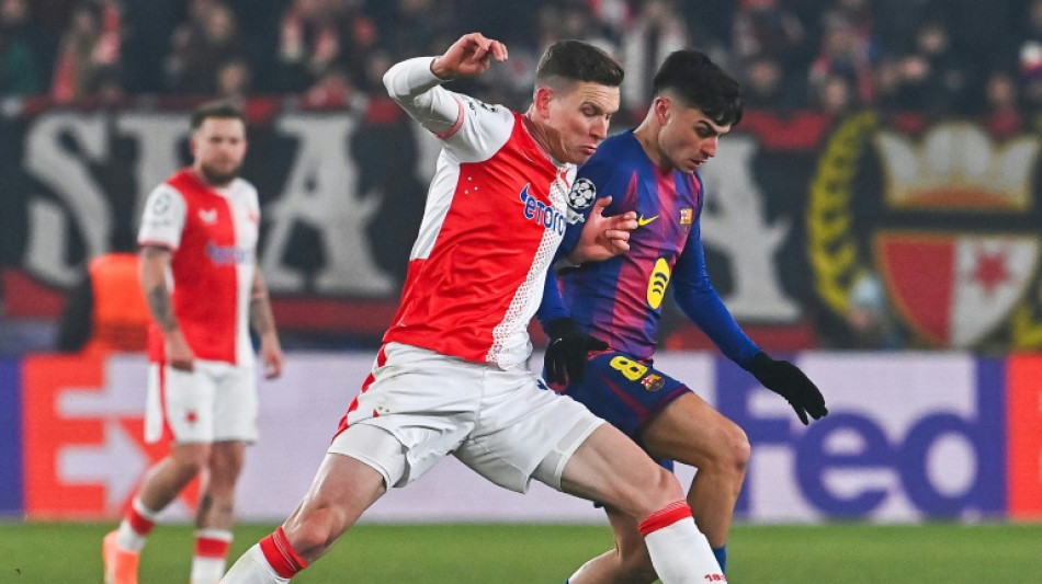 Pedri vai desfalcar Barcelona durante um m&ecirc;s devido a les&atilde;o muscular