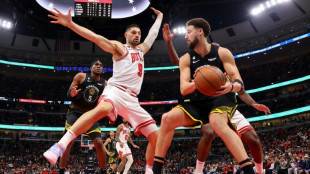Vucevic masterpiece as Bulls gore Warriors