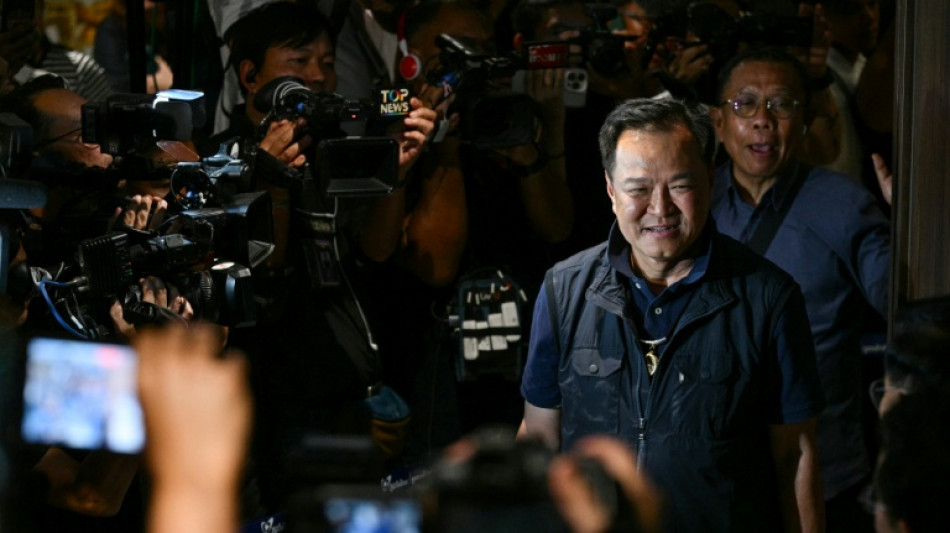 Le Premier ministre tha&iuml;landais revendique sa victoire aux l&eacute;gislatives