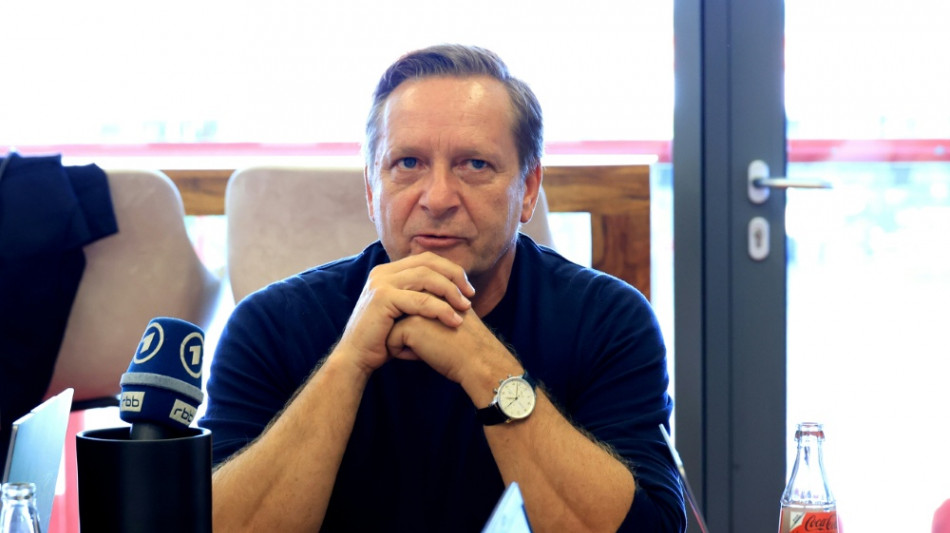 "Kritischer Zustand": Heldt kritisiert Transfer-Politik