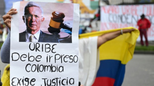 Kolumbiens Ex-Präsident Uribe zu zwölf Jahren Hausarrest und Geldstrafe verurteilt