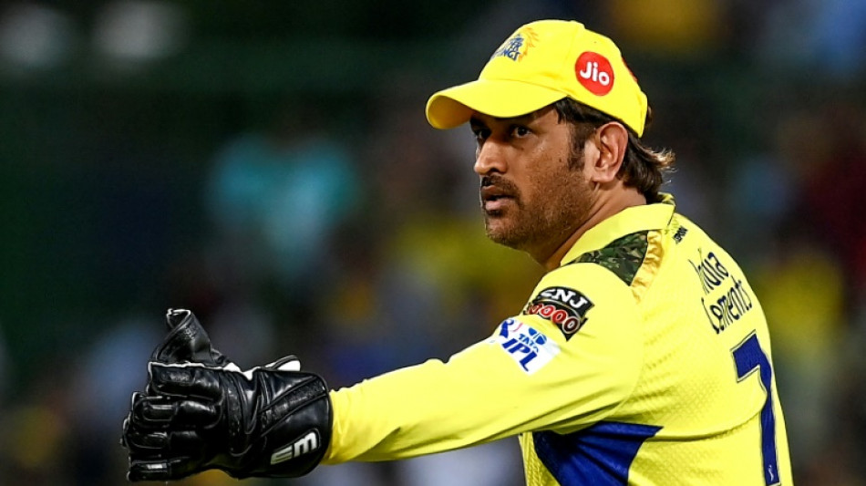 Dhoni mania as IPL heads into tense final week