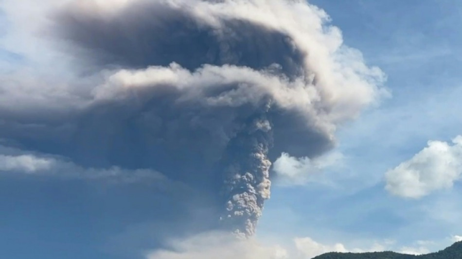 Indonésie: nouvelle éruption du volcan Lewotobi Laki-Laki
