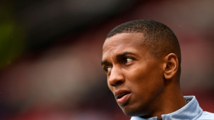 Young becomes Everton's first summer signing