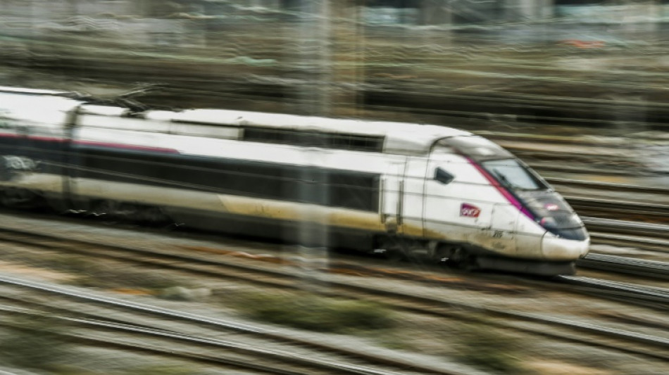 La SNCF se dit victime d'"une attaque massive pour paralyser le r&eacute;seau" TGV 