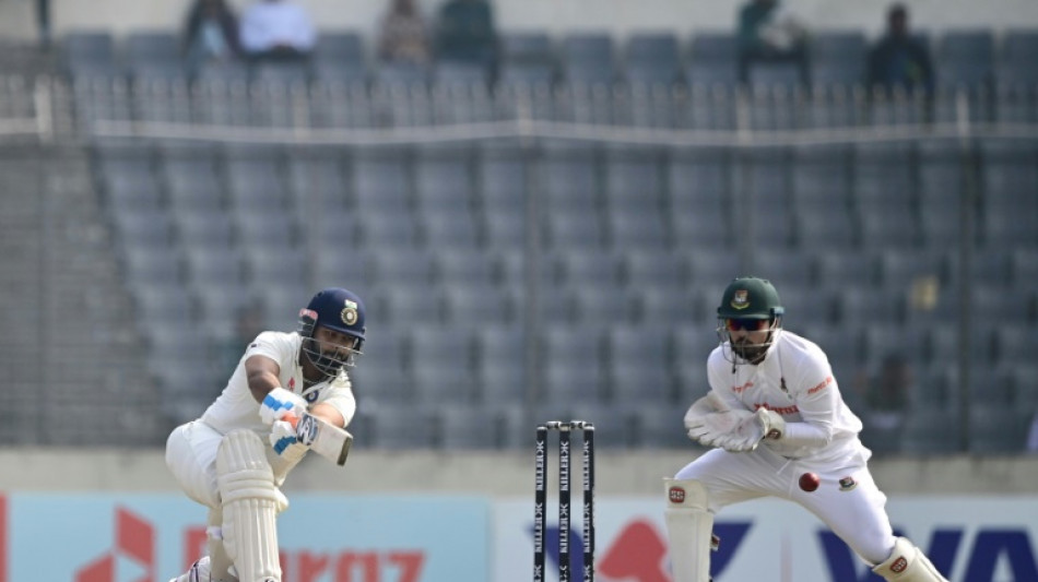Bangladesh claw their way back after Iyer and Pant offensive