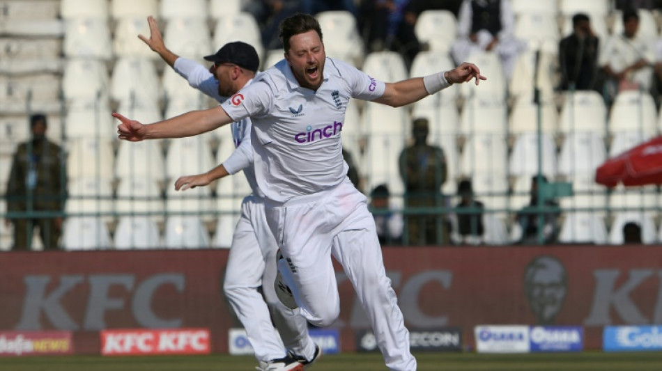 England paceman Robinson given all-clear after injury scare