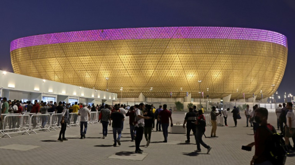 Mondial-2022: comment le Qatar a recrut&eacute; des supporters