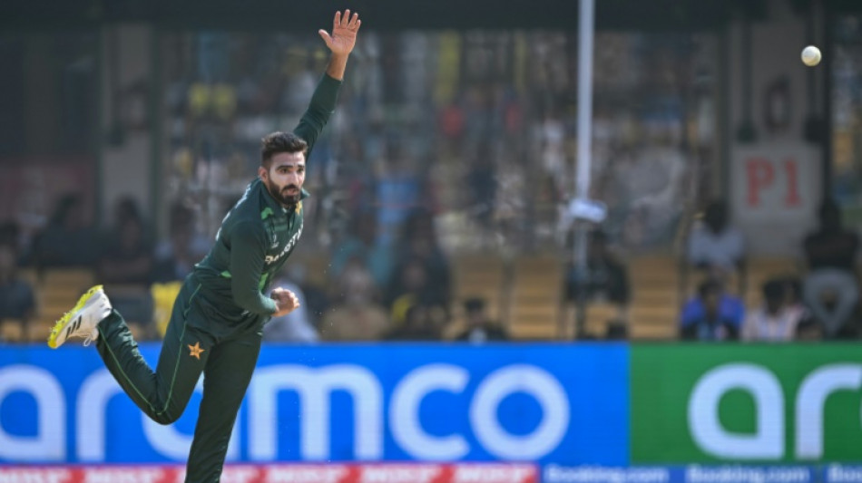 Pakistan 'put arms around' Mir after catch blunder, says Morkel