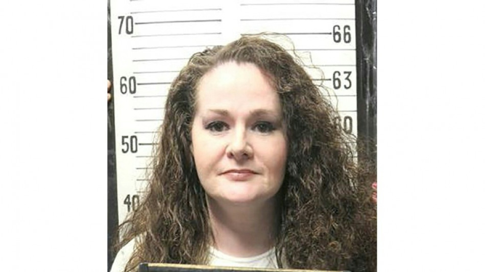 US prison chief who oversaw botched execution resigns