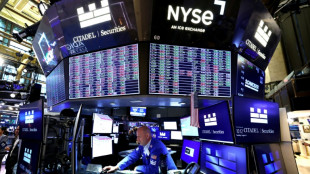 Wall Street ouvre en hausse, profite du recul du brut et des taux obligataires