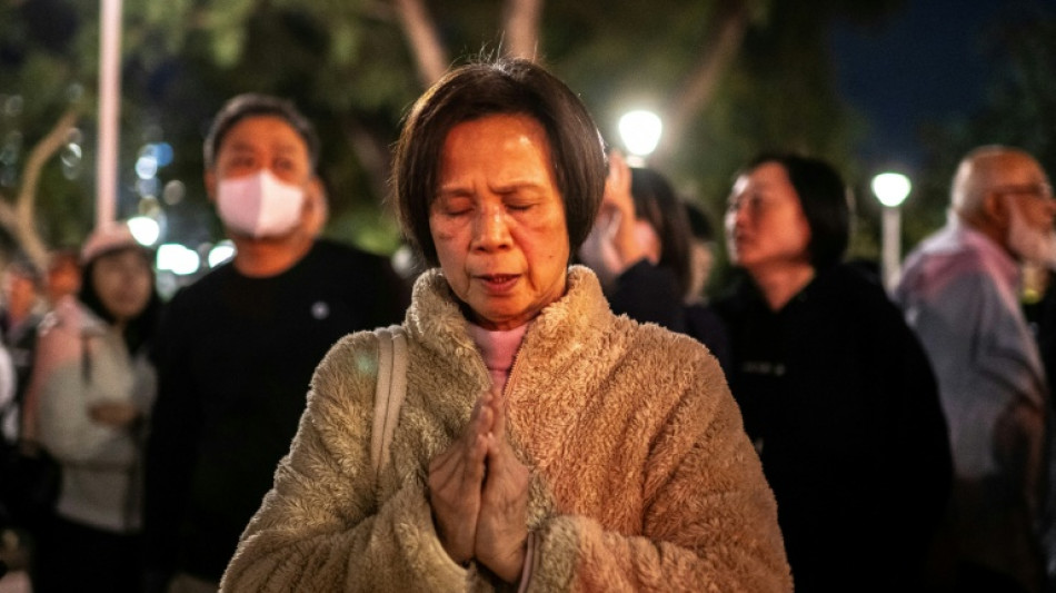 Hong Kong inicia tres d&iacute;as de duelo tras incendio que deja al menos 128 muertos