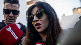 Internação de Maradona foi "encenação", diz sua filha no julgamento pela morte do ex-craque