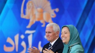 Tausende Gegner der iranischen F&uuml;hrung demonstrieren in Paris