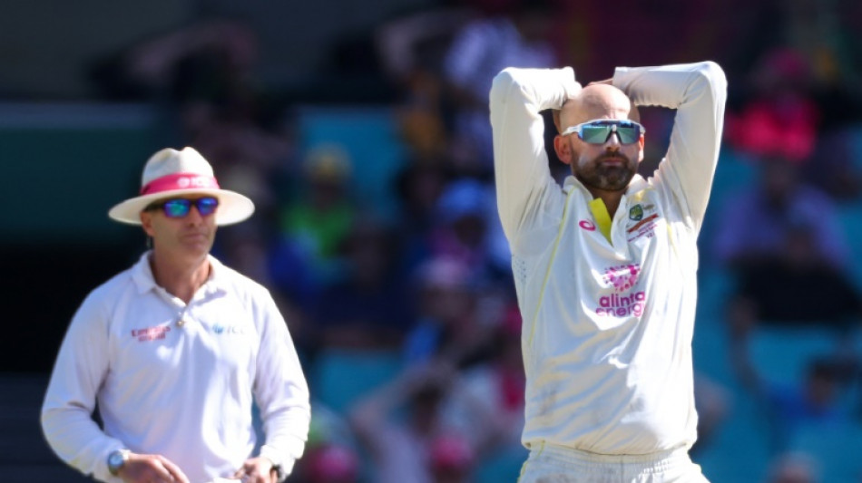 South Africa hold out to draw third Test, deny Australia sweep