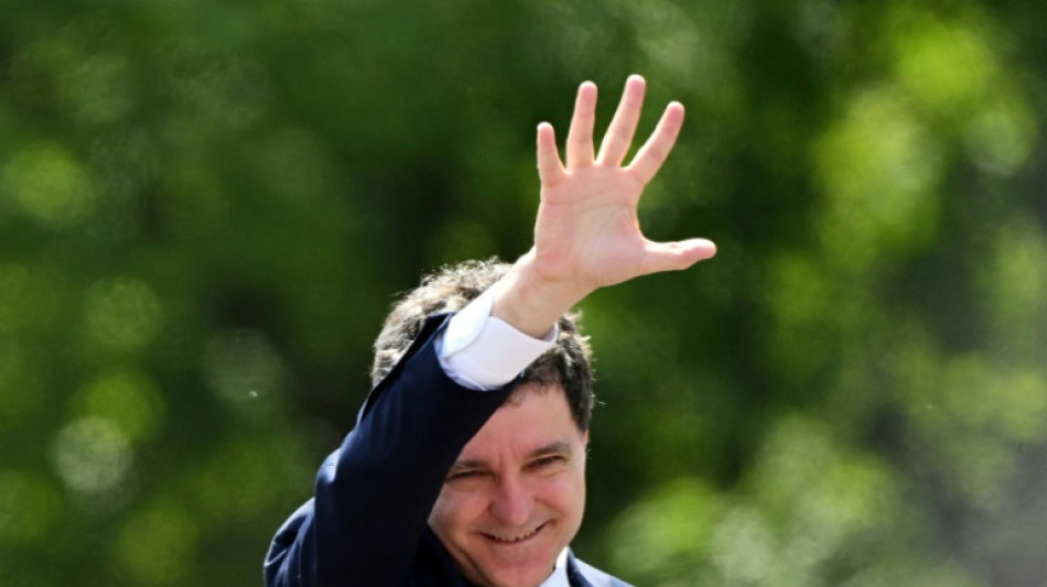 Le pro-européen Nicusor Dan investi président de la Roumanie