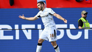 Leverkusen vence Heidenheim nos acréscimos (1-0) e segue na caça ao líder Bayern