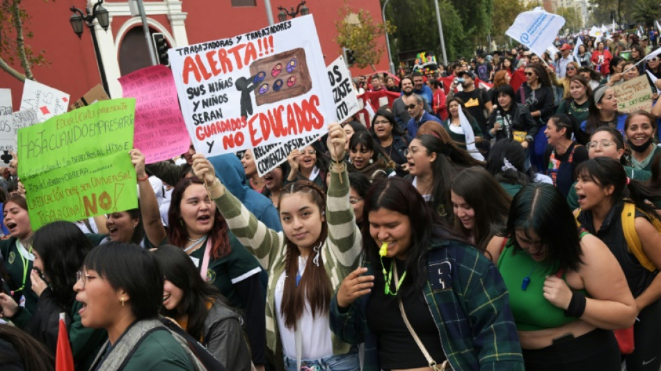 Milhares marcham no Chile para pressionar por avan&ccedil;o de reformas sociais