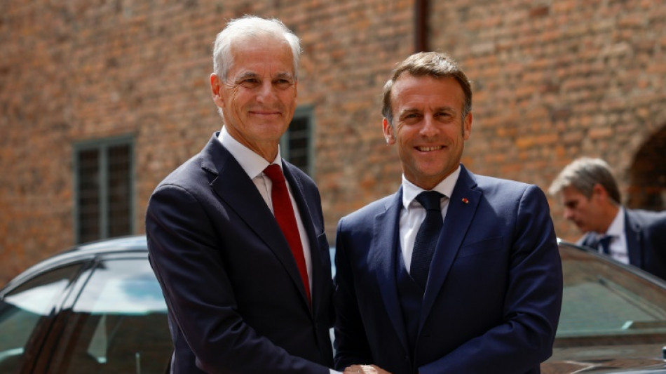 Macron entame une visite en Norvège placée sous le signe de la défense
