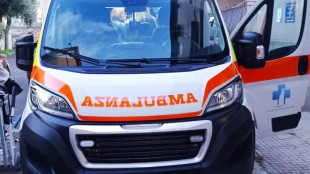D&agrave; fuoco alla moglie in auto e poi la uccide a mani nude