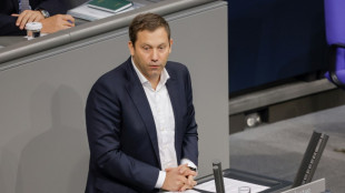 Klingbeil offen f&uuml;r Asylverfahren au&szlig;erhalb Europas