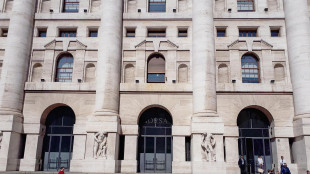 Borsa: Milano debole (-0,4%), prese di beneficio su Stm e Prysmian