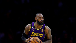 Lakers' James maintains lead in NBA All-Star voting