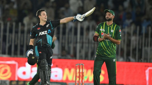 Chapman's century help New Zealand end Pakistan series 2-2